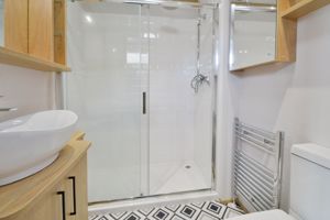 Family shower room- click for photo gallery